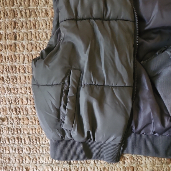 Madden Girl Gray Puffer Vest - Picture 3 of 5
